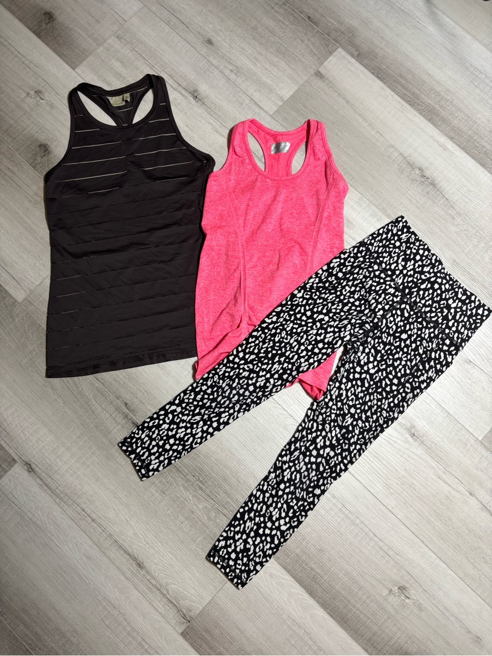 Athleta Discount Bundle XS – 2 Tanks + Leopard Leggings